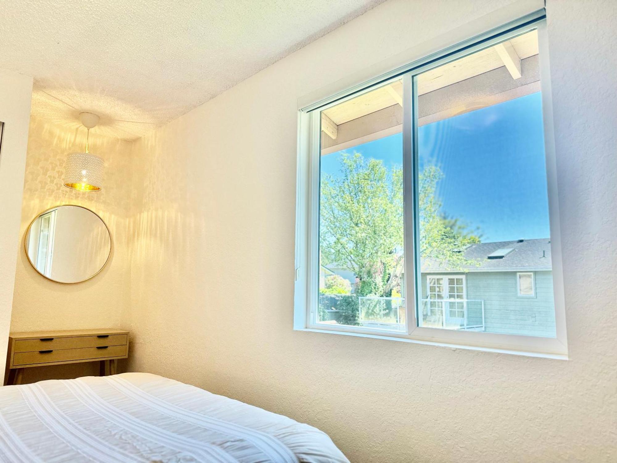 Besa Homestay Near Beach And Seatac Airport - Shared Bathroom With Max 2 Guests Des Moines Dış mekan fotoğraf