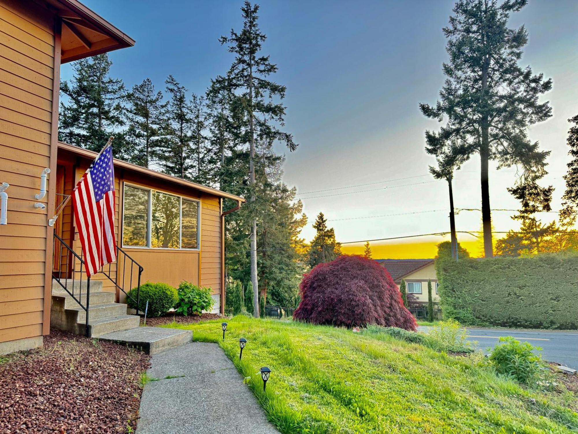 Besa Homestay Near Beach And Seatac Airport - Shared Bathroom With Max 2 Guests Des Moines Dış mekan fotoğraf